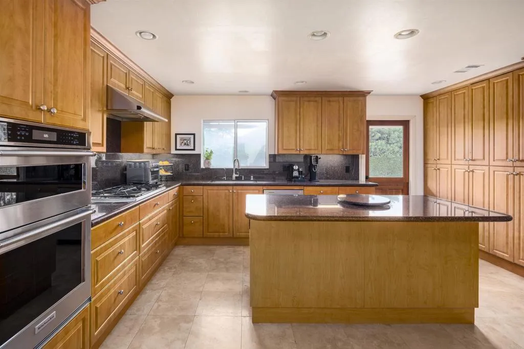 1444 Rodeo dr., La Jolla, CA 92037 1444 Rodeo dr., La Jolla, CA 92037