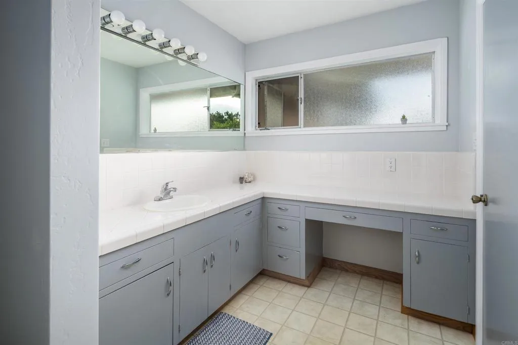 1444 Rodeo dr., La Jolla, CA 92037 1444 Rodeo dr., La Jolla, CA 92037