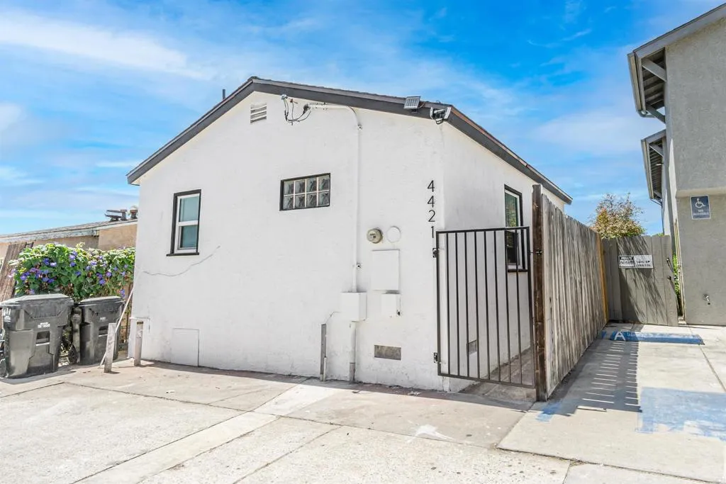4421 49Th Street, San Diego, CA 92115