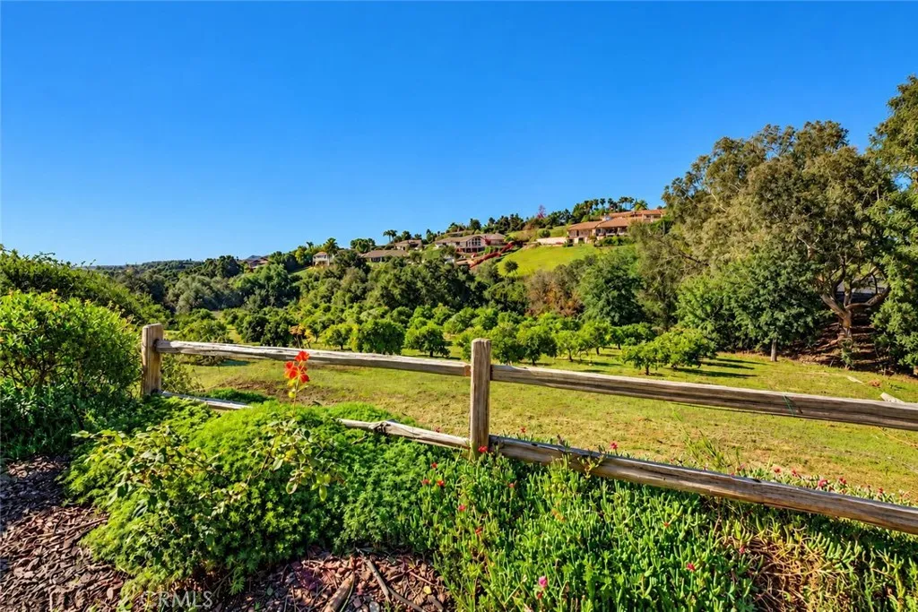 https://cdn.realtyfeed.com/cdn/127/307106658/552be070240f9ec52c69e40cfc031fb3.webp