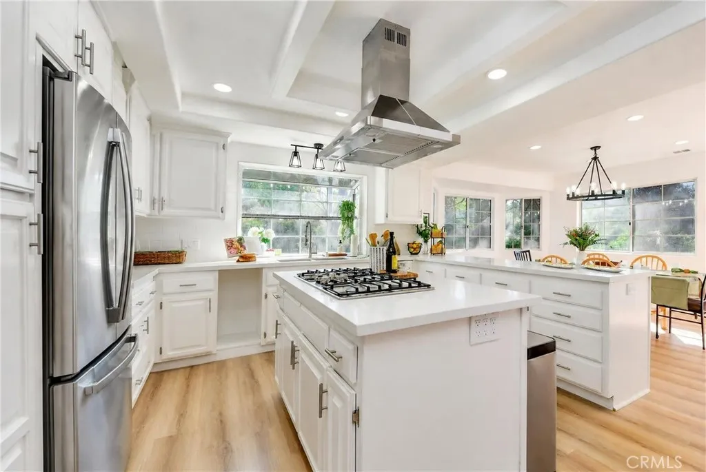 https://cdn.realtyfeed.com/cdn/127/307106658/77fa5cae0a52f13d7b5e832732e521f7.webp