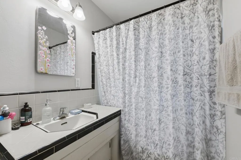 https://cdn.realtyfeed.com/cdn/127/307106680/ee72a3da77c5c570582ac2b63021d8d0.webp