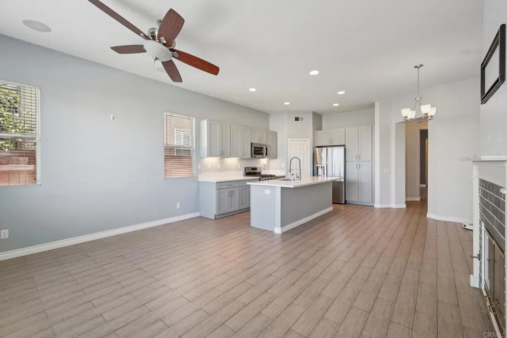 https://cdn.realtyfeed.com/cdn/127/307106710/ec452c9bedf422572d666b2be17cde3f.webp