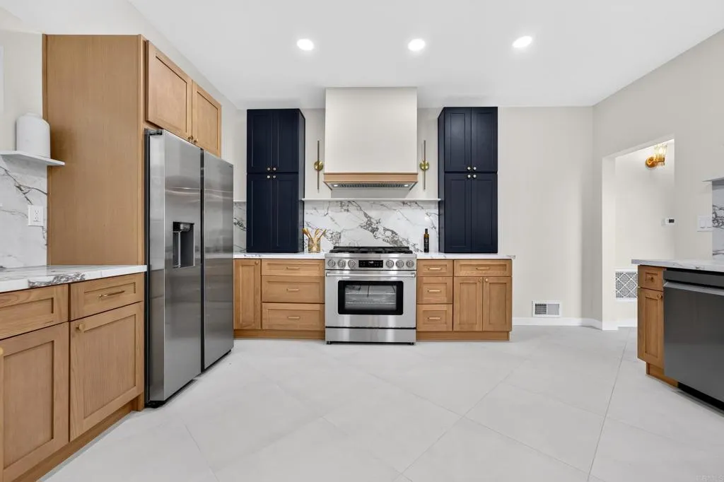 2421 Brant Street, San Diego, CA 92101