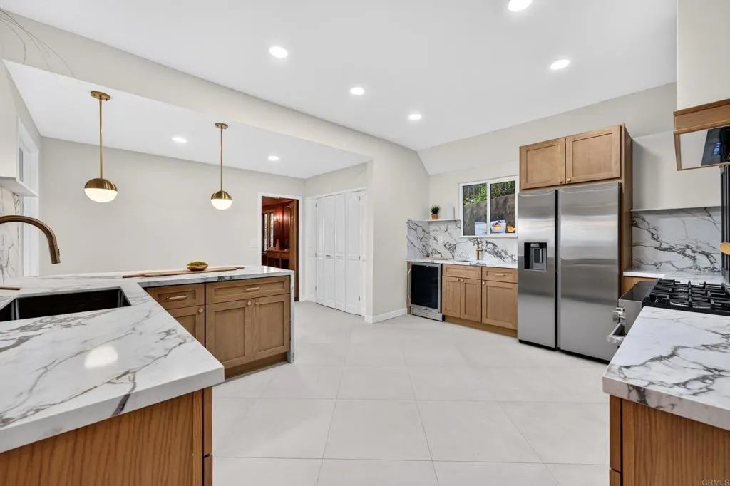 2421 Brant Street, San Diego, CA 92101