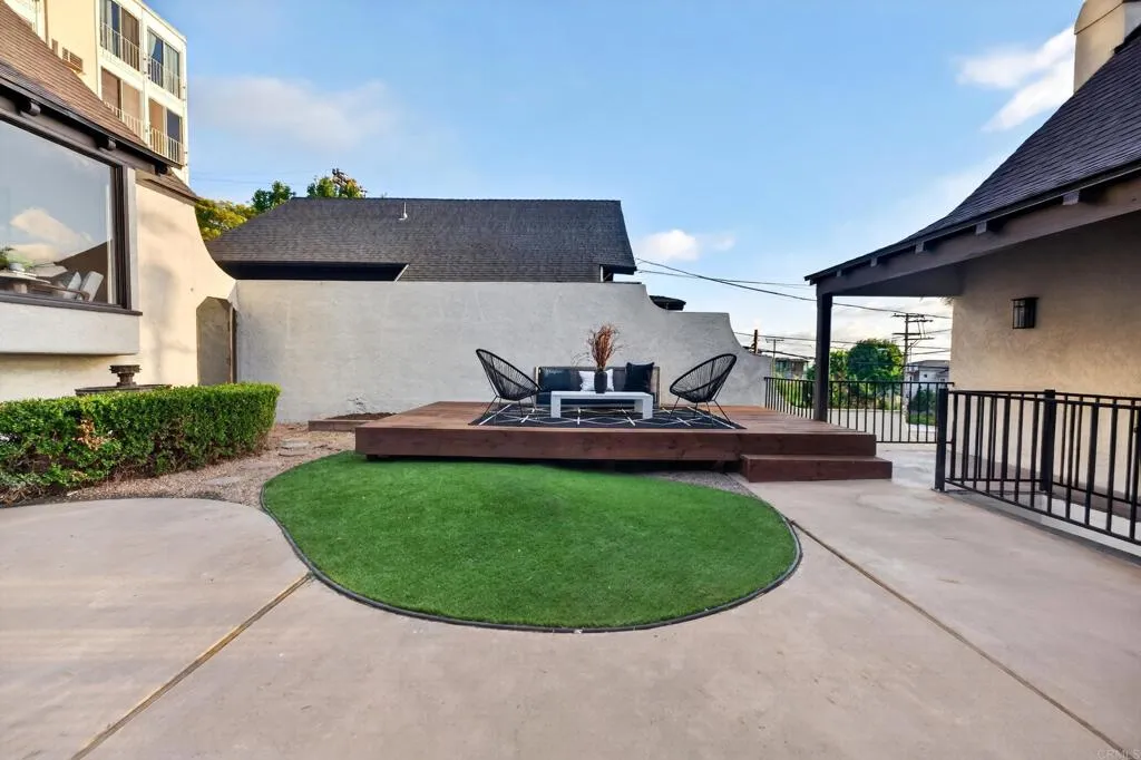 2421 Brant Street, San Diego, CA 92101