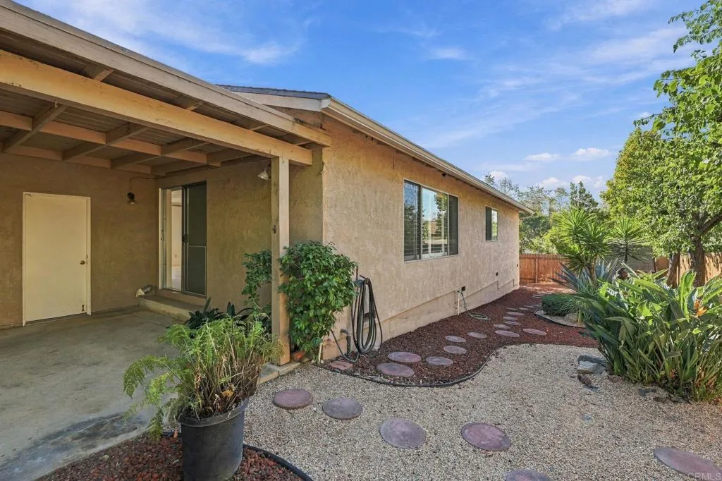 817 Crescent Drive, Vista, CA 92084 Backyard