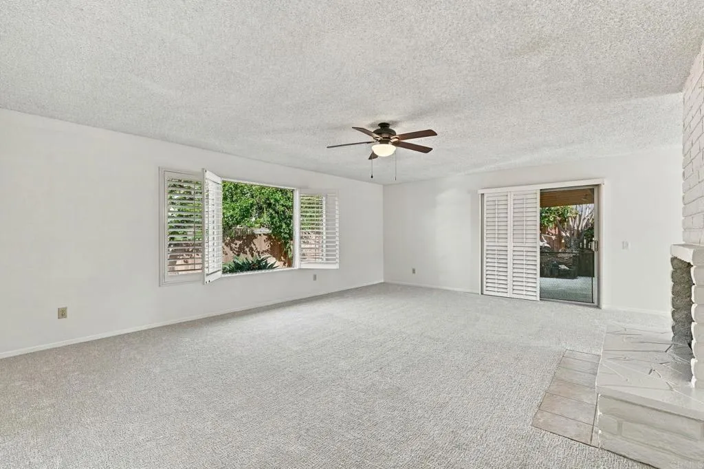 817 Crescent Drive, Vista, CA 92084 Living Room