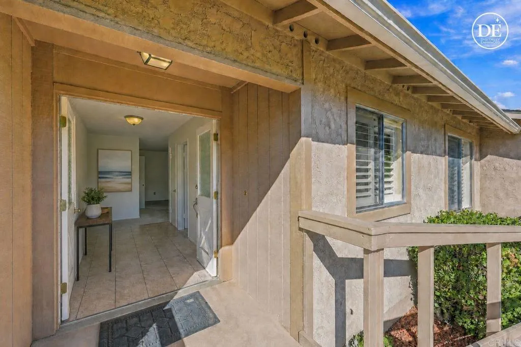 817 Crescent Drive, Vista, CA 92084 Entry - Digitally Staged
