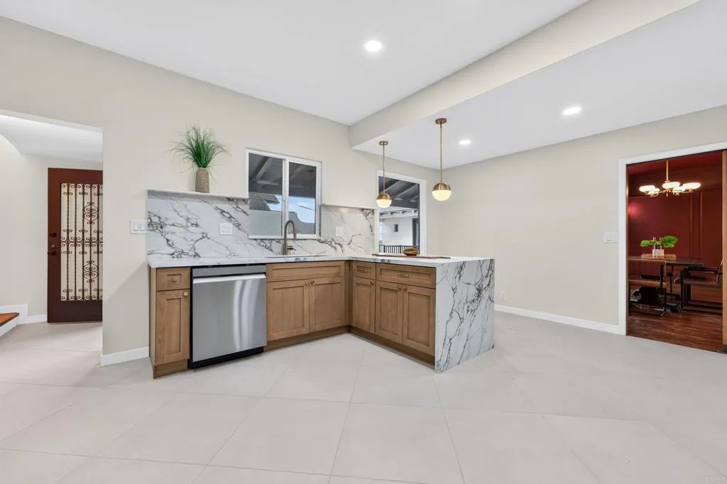 2421 Brant Street, San Diego, CA 92101