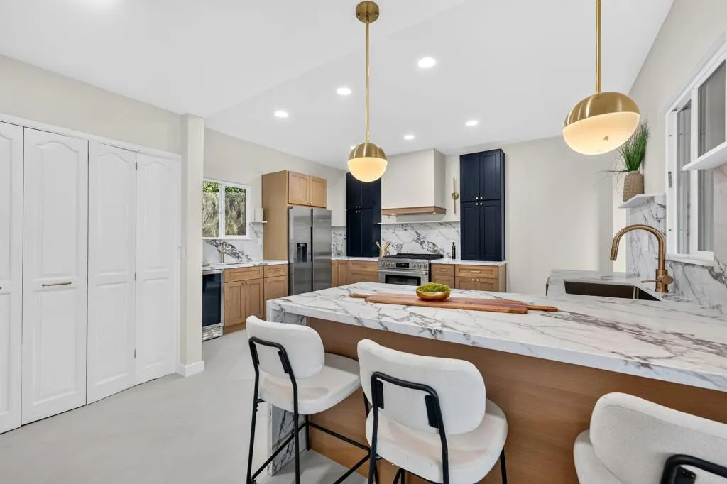 2421 Brant Street, San Diego, CA 92101