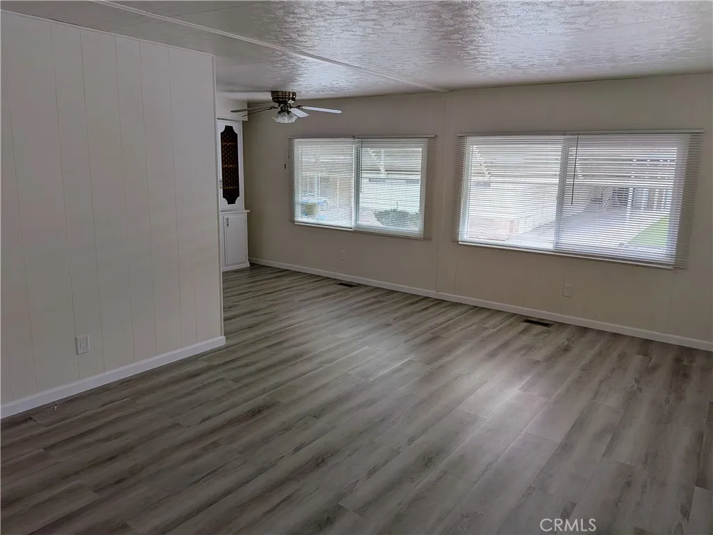 https://cdn.realtyfeed.com/cdn/127/307106783/da86fc378b1373f2f9870a792ab729f8.webp
