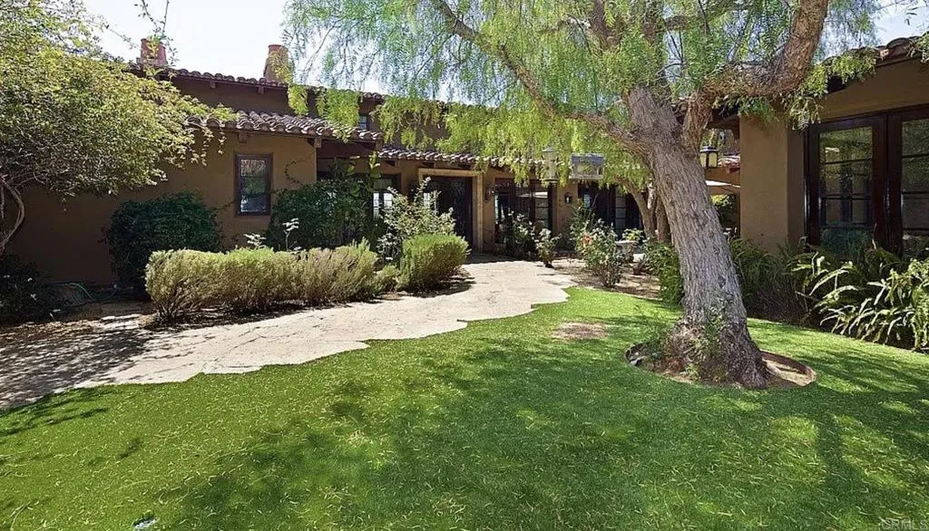 https://cdn.realtyfeed.com/cdn/127/307106800/de66ef109acf8afdf542a3b91d75aebb.webp