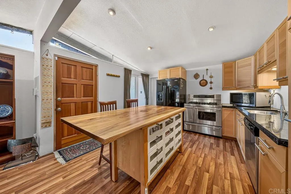 https://cdn.realtyfeed.com/cdn/127/307106833/45bf68b68df337d49cf6be8050b9ec8e.webp