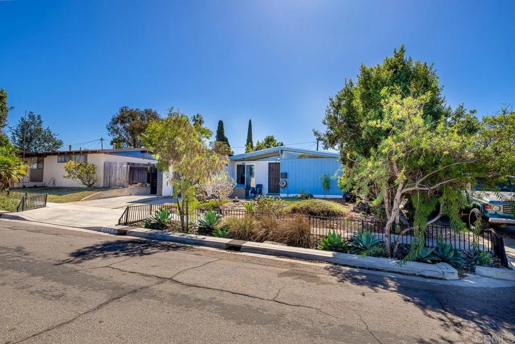 https://cdn.realtyfeed.com/cdn/127/307106833/7d2d0e330fe77ea1935d518b125bab97.webp