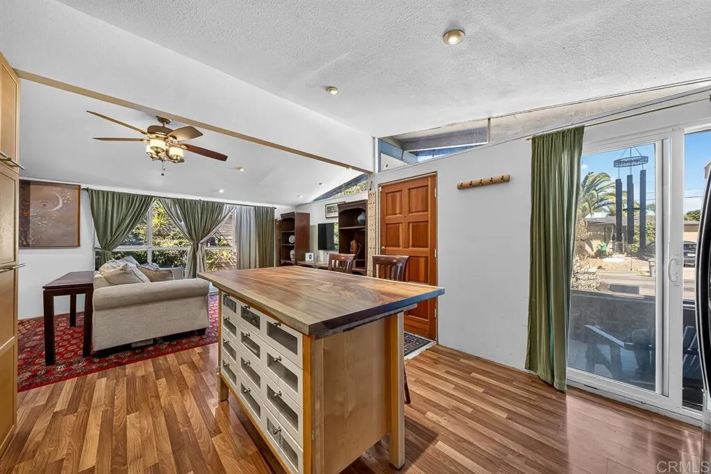 https://cdn.realtyfeed.com/cdn/127/307106833/9139a1f6b91518e28efabbd56df03174.webp