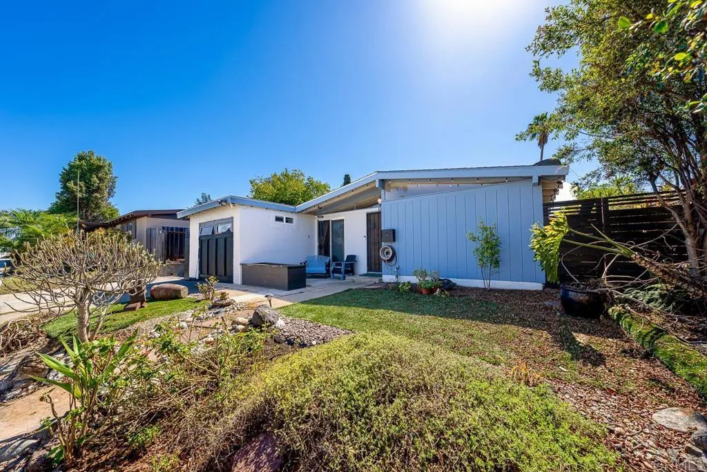 https://cdn.realtyfeed.com/cdn/127/307106833/bfa9d2bdfde08954dd2aee7757559ff3.webp