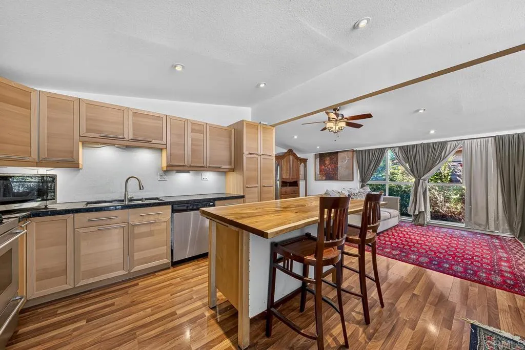 https://cdn.realtyfeed.com/cdn/127/307106833/e2f448e1e86eb1e56e417d2ccc125b1b.webp