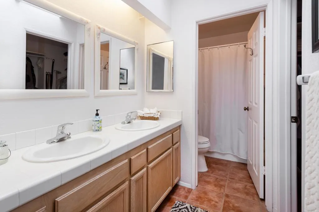 2219 Sawgrass Gln, Escondido, CA 92026