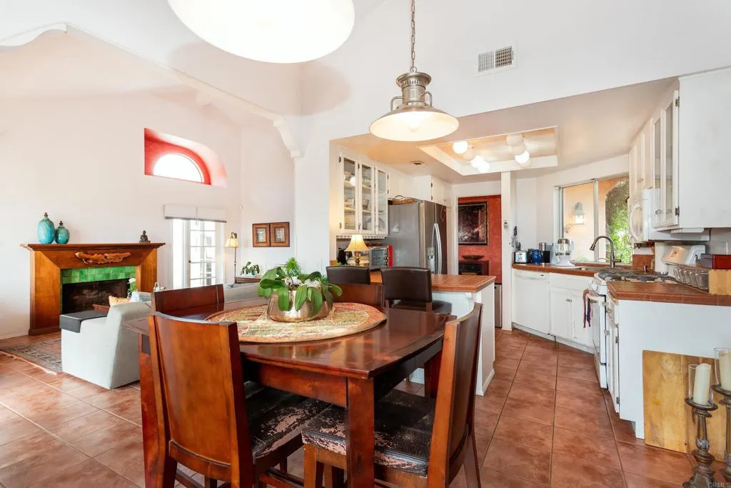 2219 Sawgrass Gln, Escondido, CA 92026