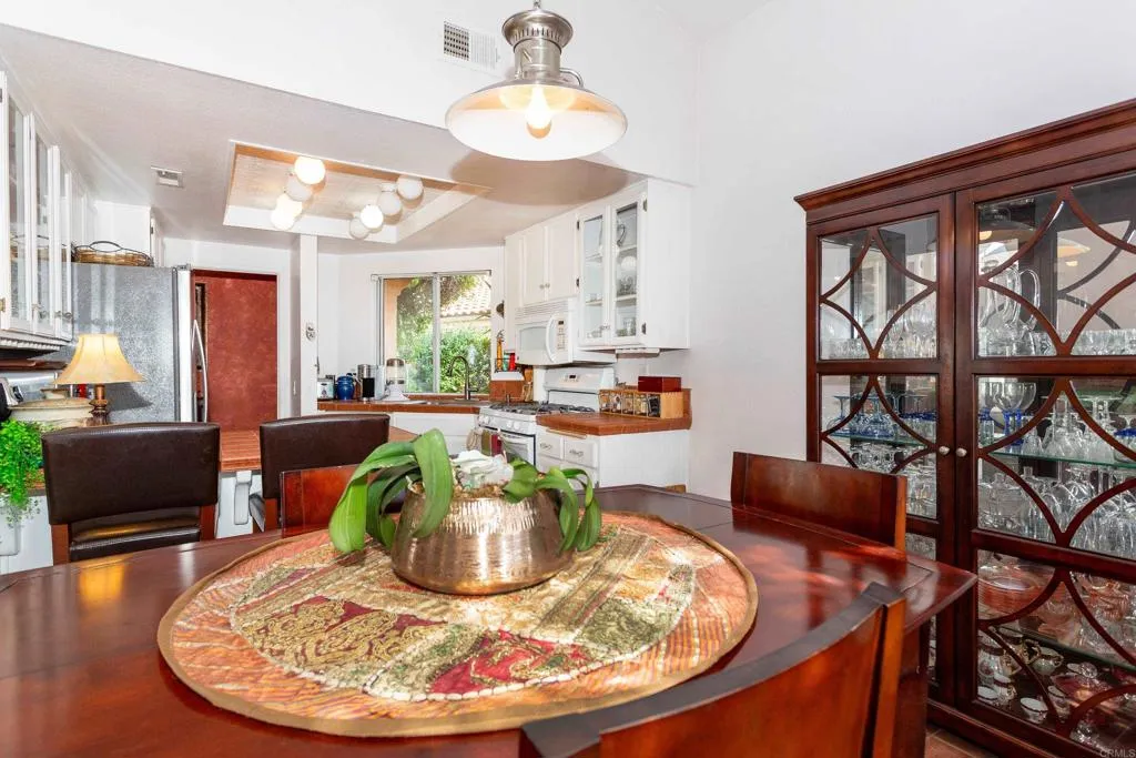2219 Sawgrass Gln, Escondido, CA 92026