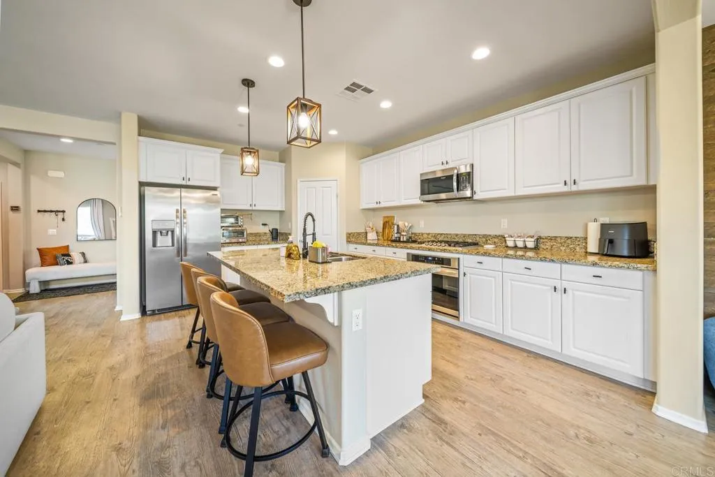 35540 Asturian Way, Fallbrook, CA 92028