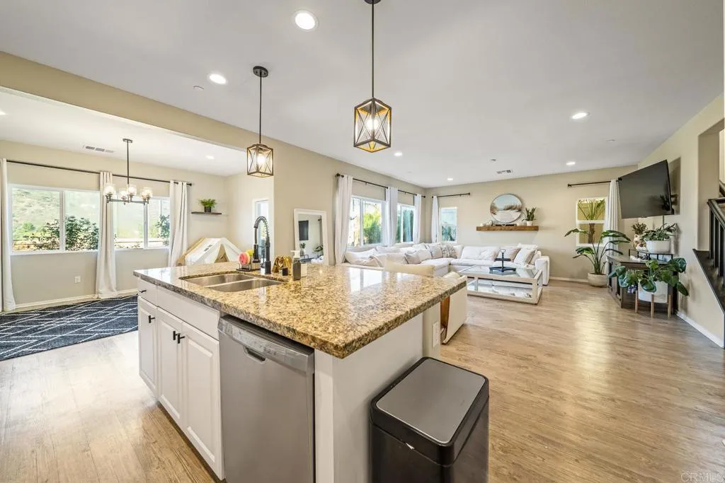 35540 Asturian Way, Fallbrook, CA 92028