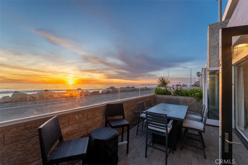 700 S The Strand, #106, Oceanside, CA 92054 700 S The Strand, #106, Oceanside, CA 92054