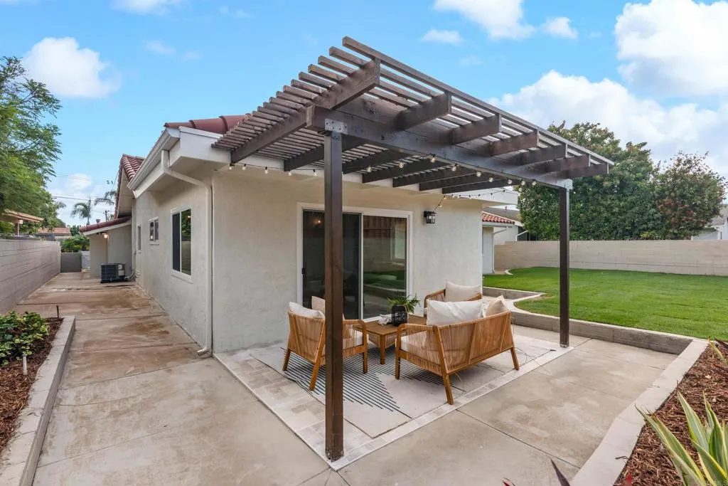 https://cdn.realtyfeed.com/cdn/127/307107036/c9a7aec16c360bc6d9eb16fb30c6721f.webp