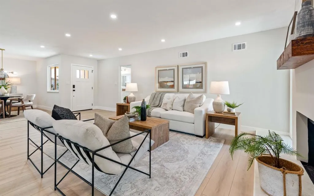 https://cdn.realtyfeed.com/cdn/127/307107036/ee17d62326a832a38fc0f951b356e76d.webp