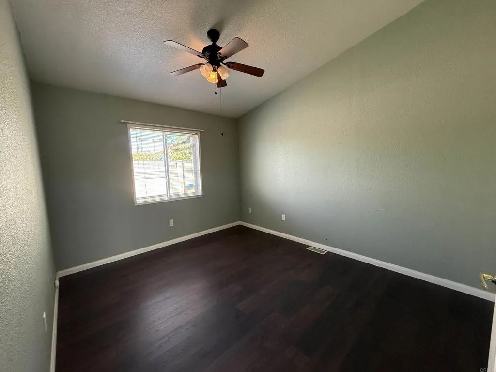 1401 El Norte Parkway, #SPC 276, San Marcos, CA 92069 Studio/Study/Office