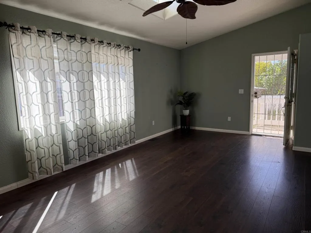 1401 El Norte Parkway, #SPC 276, San Marcos, CA 92069 Living Room