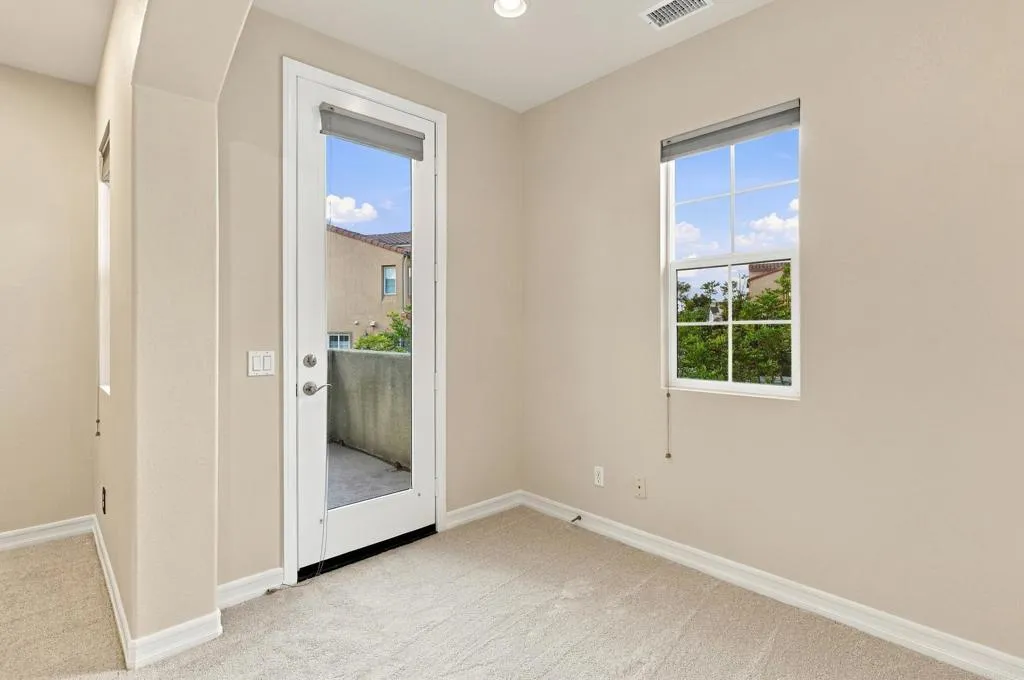 7767 Calle Andar, Carlsbad, CA 92009