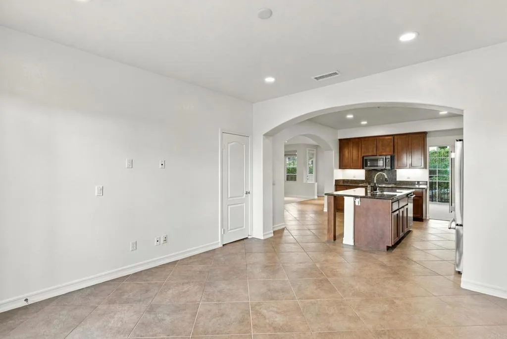7767 Calle Andar, Carlsbad, CA 92009