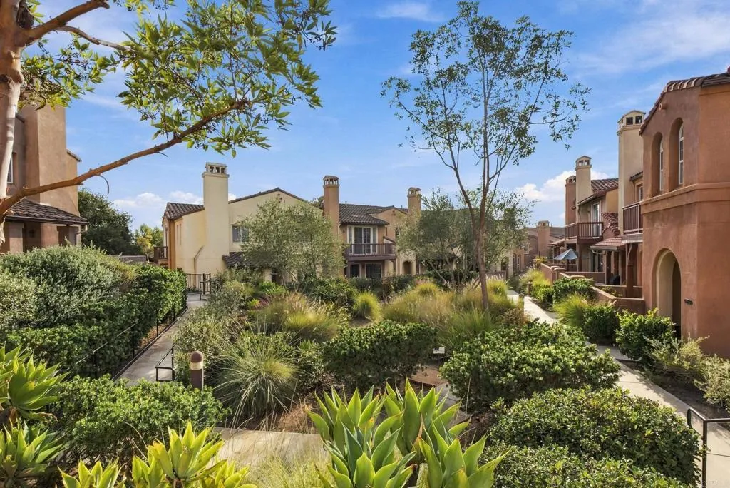 7767 Calle Andar, Carlsbad, CA 92009