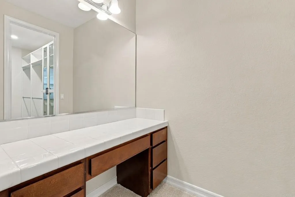 7767 Calle Andar, Carlsbad, CA 92009