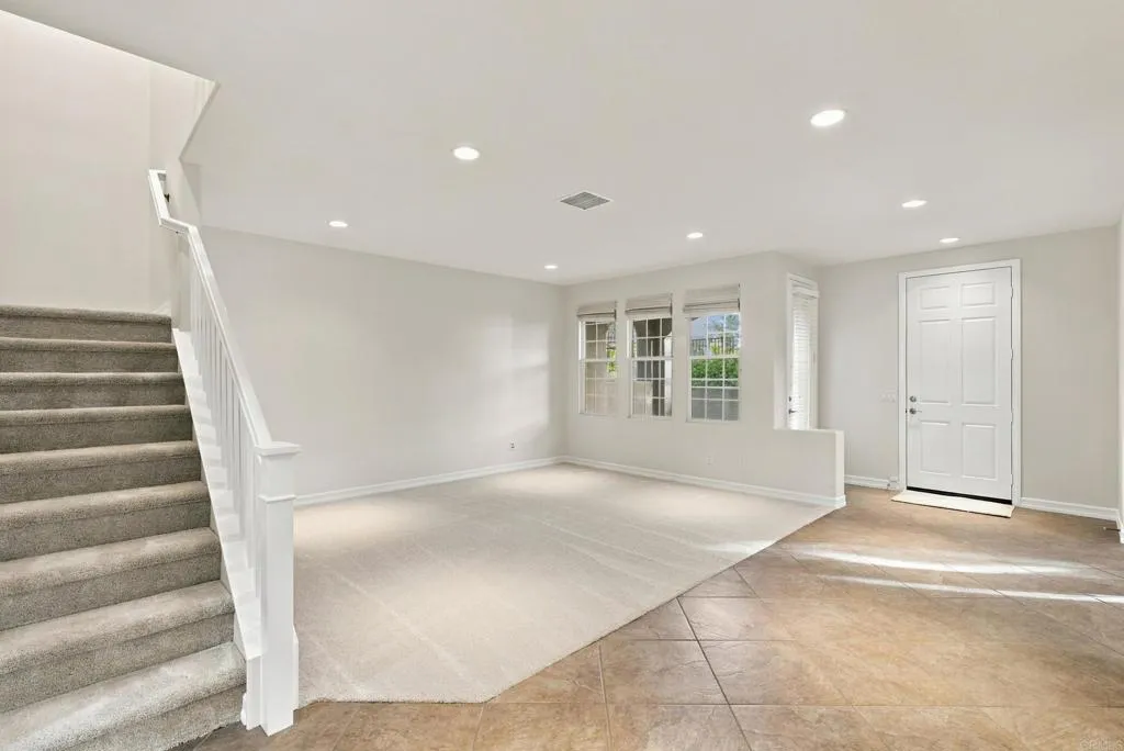 7767 Calle Andar, Carlsbad, CA 92009