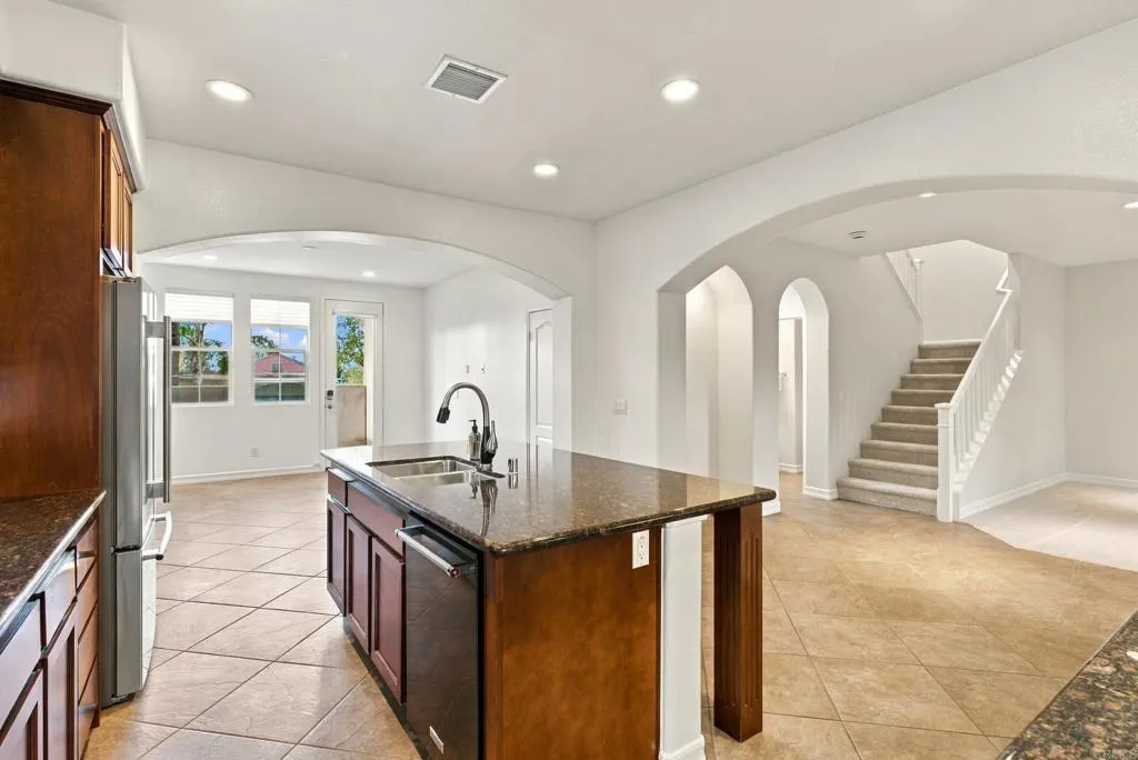 7767 Calle Andar, Carlsbad, CA 92009