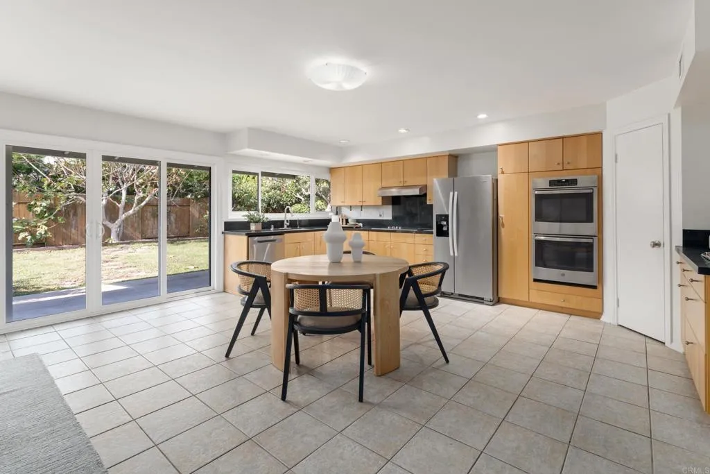 8720 Nottingham Place, La Jolla, CA 92037