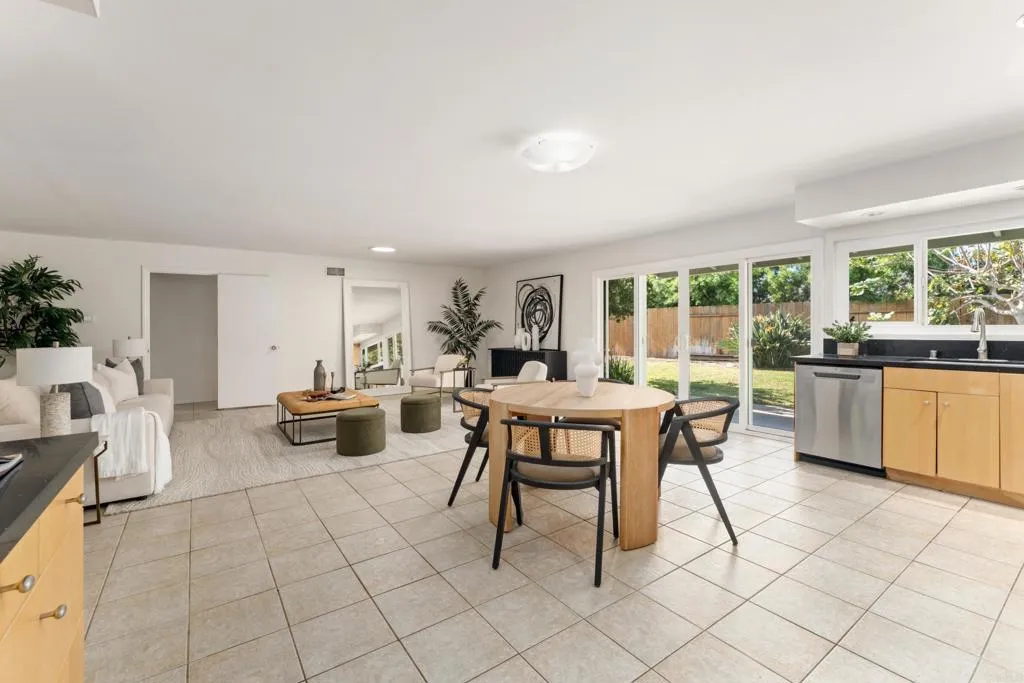 8720 Nottingham Place, La Jolla, CA 92037