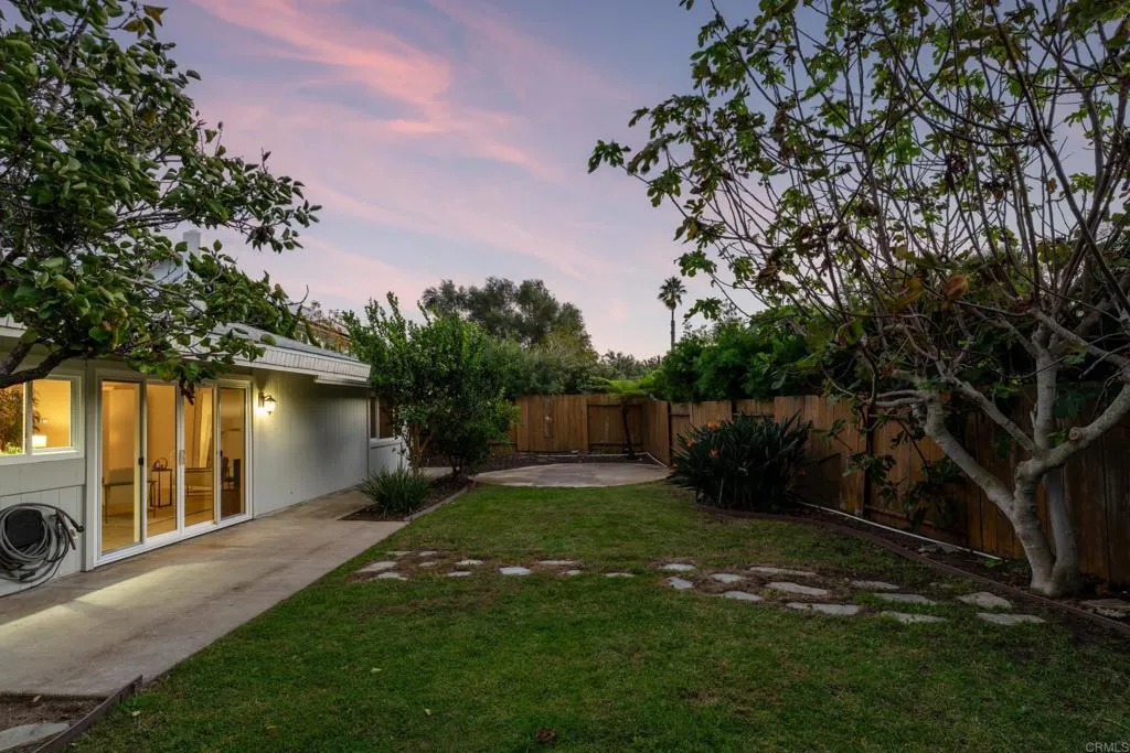 8720 Nottingham Place, La Jolla, CA 92037