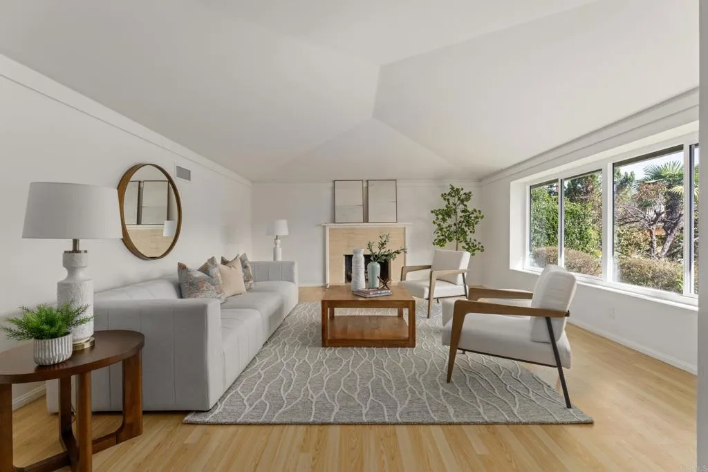 8720 Nottingham Place, La Jolla, CA 92037