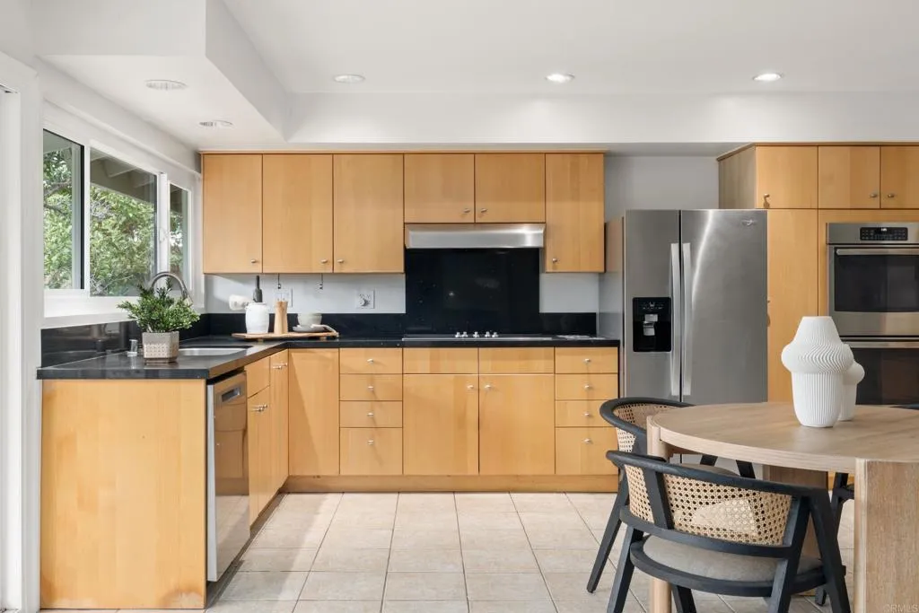 8720 Nottingham Place, La Jolla, CA 92037