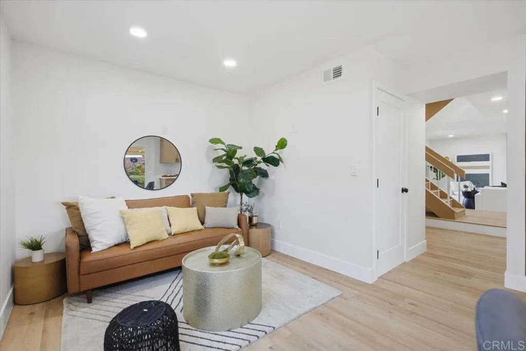 https://cdn.realtyfeed.com/cdn/127/307107165/1bd39c05f5df265f75dba847b1682e6b.webp