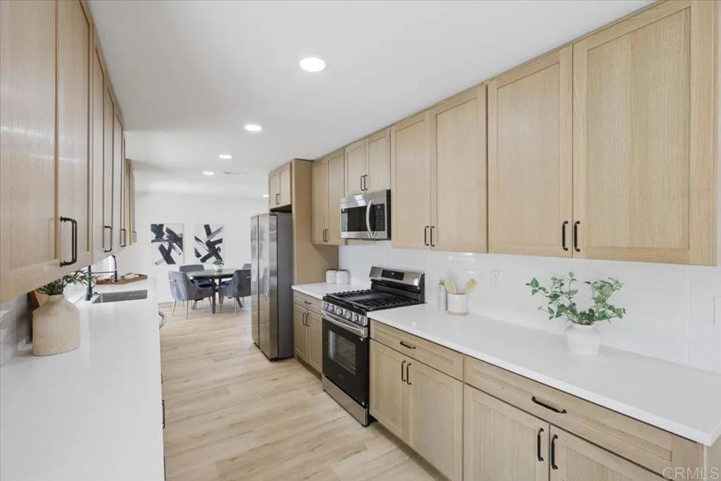 https://cdn.realtyfeed.com/cdn/127/307107165/606c3d2b9c3fdabe7f6f180dc30c6f93.webp