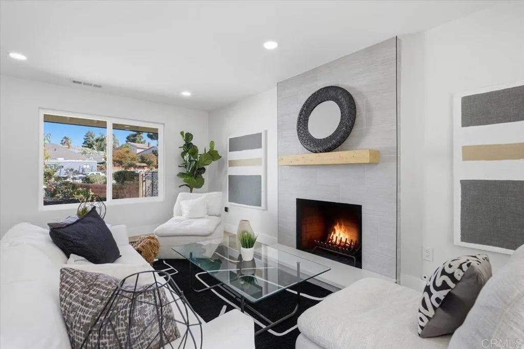 https://cdn.realtyfeed.com/cdn/127/307107165/7ecab2a1d105ac64e6f9ceac3c9d03d2.webp