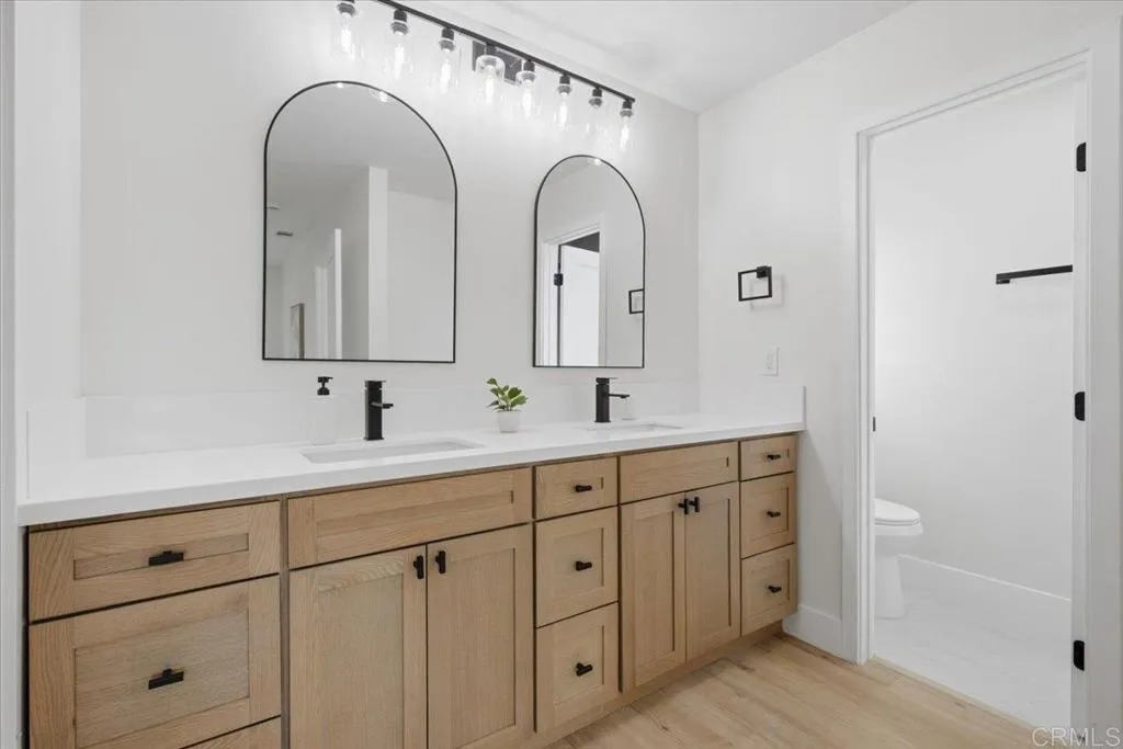 https://cdn.realtyfeed.com/cdn/127/307107165/eb328f09626e671e52d09b49f82a3579.webp