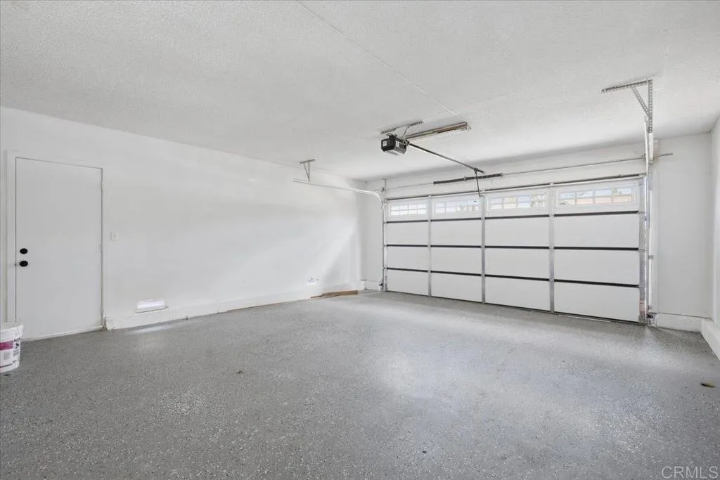 https://cdn.realtyfeed.com/cdn/127/307107165/fd05bb6b6fdfde4ac9c9c1d6d1cf6c84.webp
