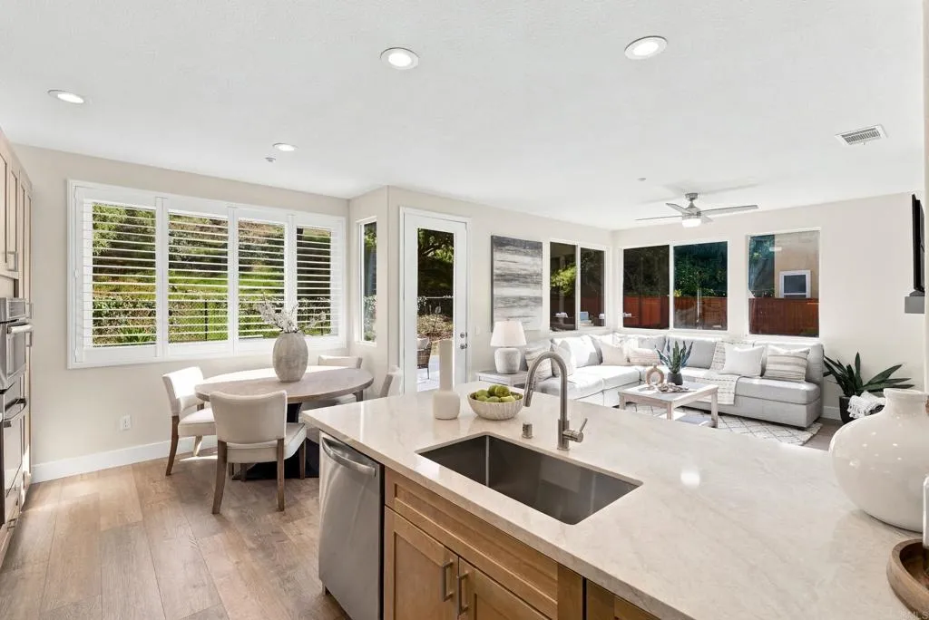 5595 Foxtail Loop, Carlsbad, CA 92010 5595 Foxtail Loop, Carlsbad, CA 92010