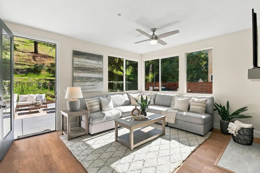 5595 Foxtail Loop, Carlsbad, CA 92010 5595 Foxtail Loop, Carlsbad, CA 92010